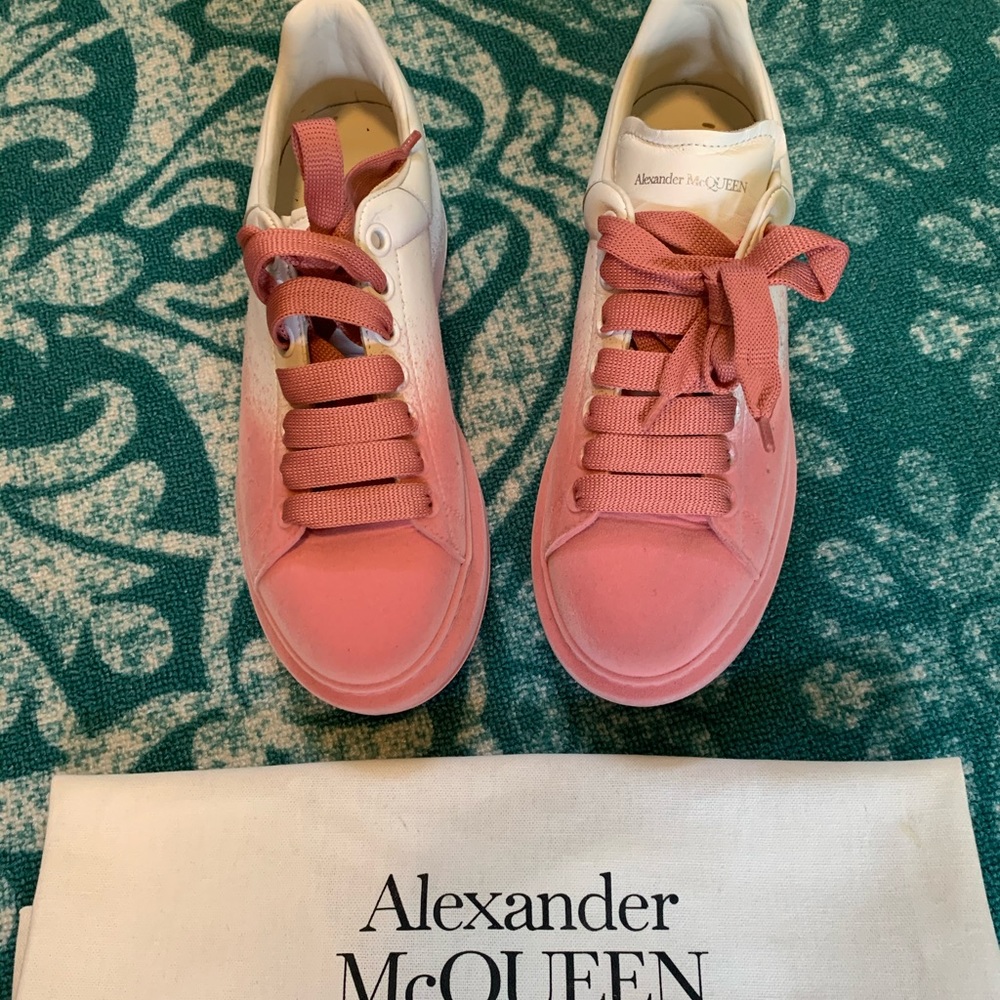 Alexander McQueen Gradiant Low Top Sneakers